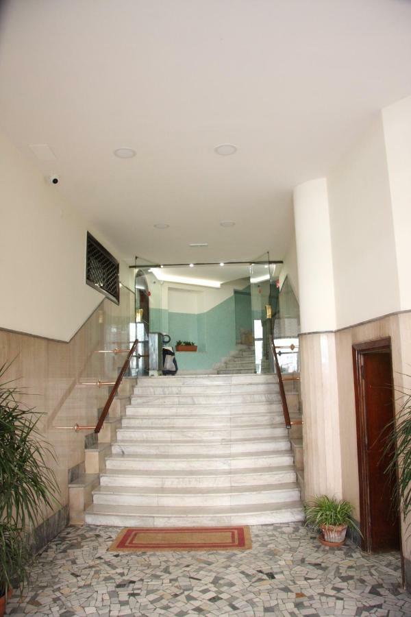 Appartement Fiorentini 61 *